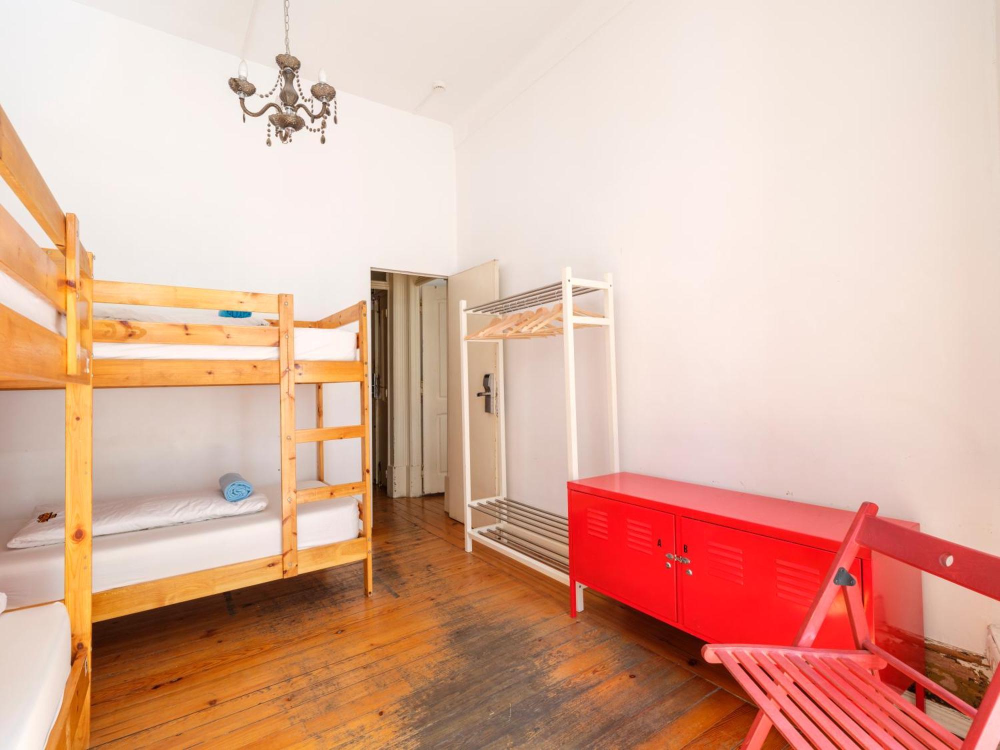 Lisbon Chillout Hostel Exterior photo