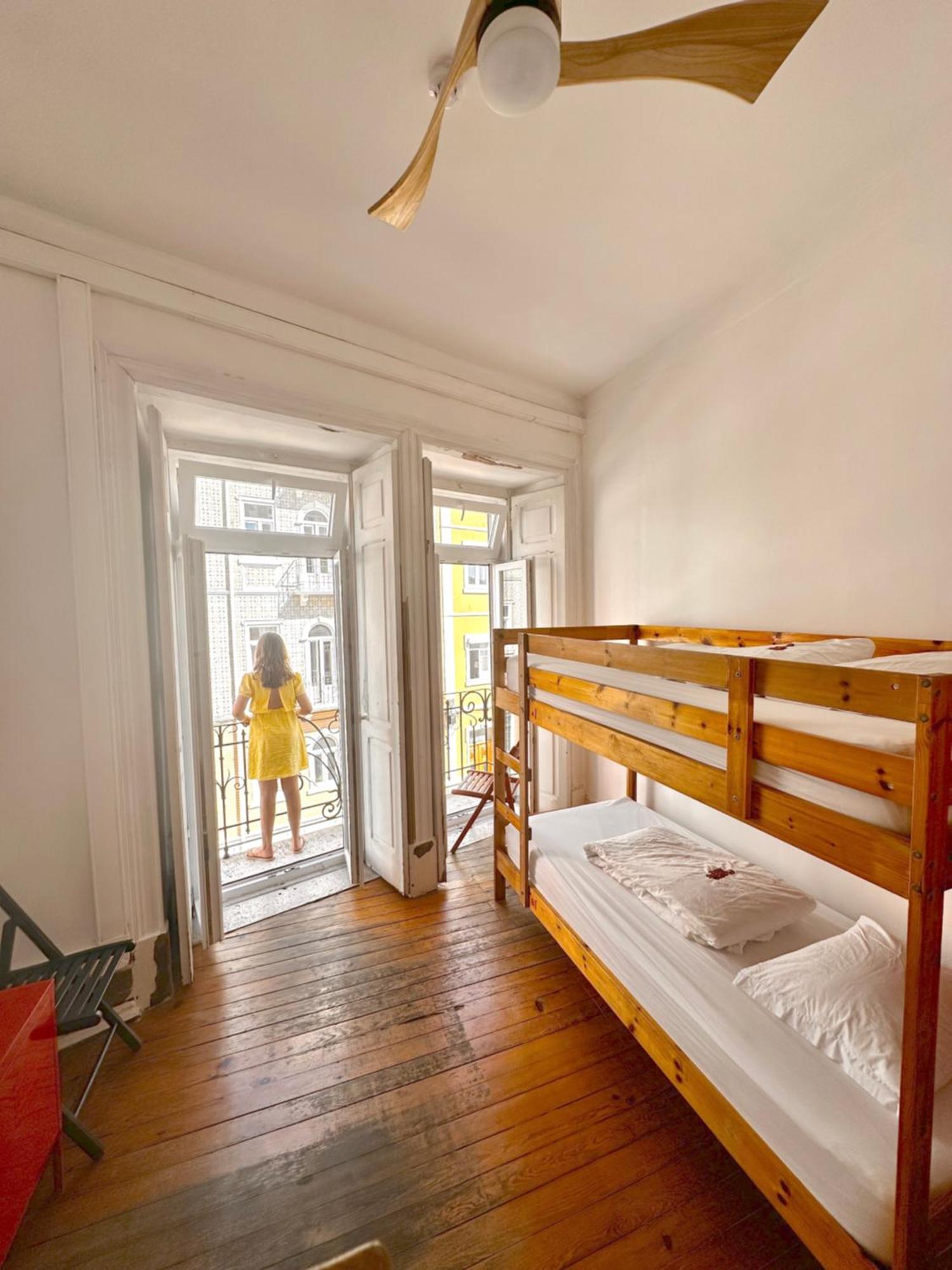 Lisbon Chillout Hostel Exterior photo
